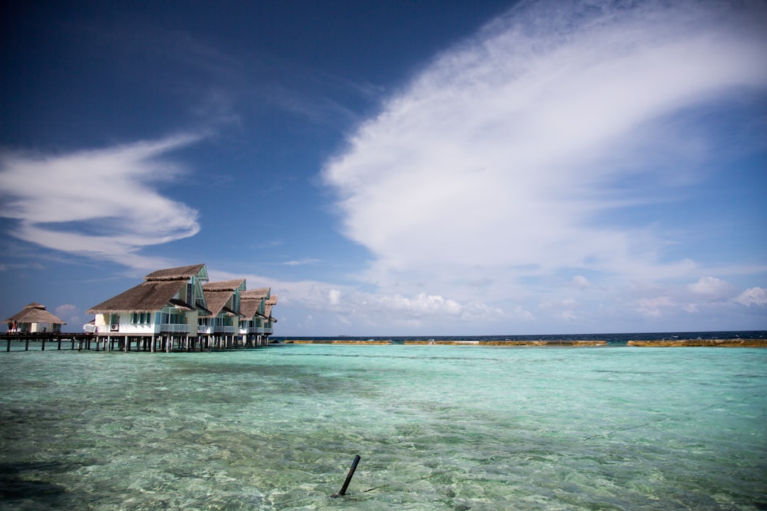 Overwater bungalow sulle acque cristalline delle Maldive