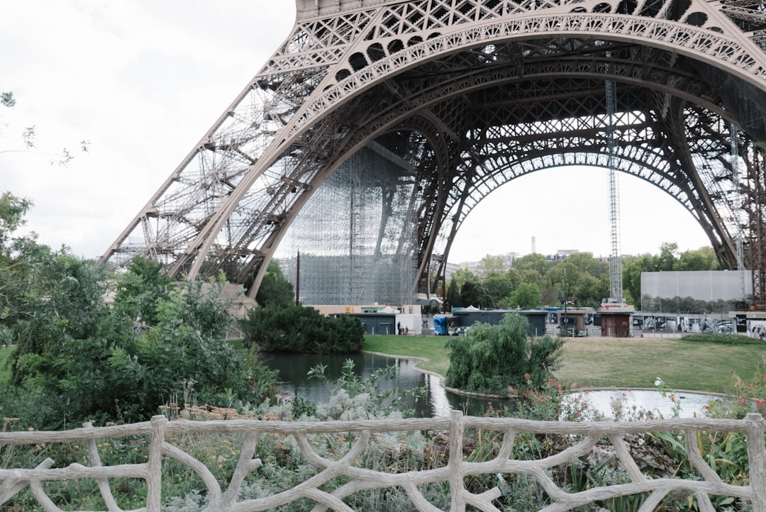 La Torre Eiffel vista dal Trocadero a Parigi