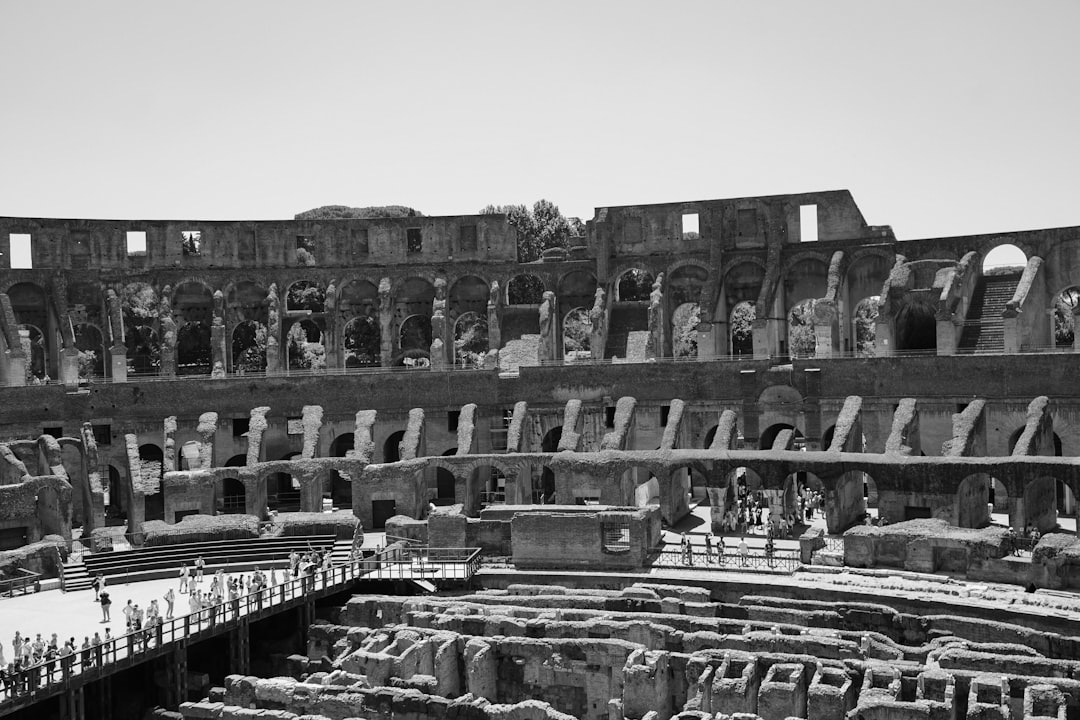 Il Colosseo di Roma al tramonto