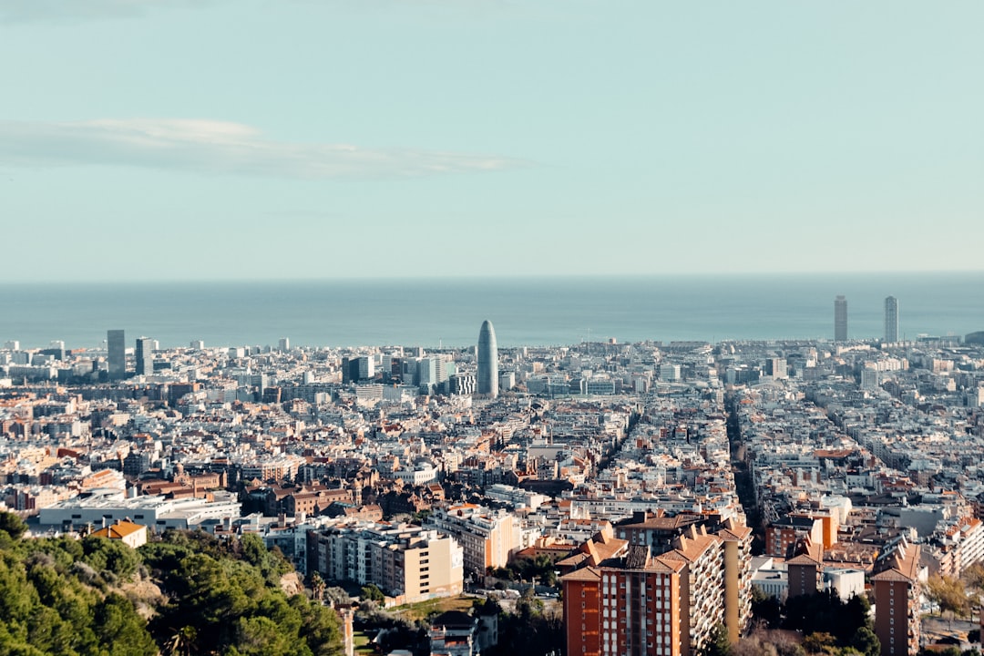 Barcellona, architettura e mare della Spagna