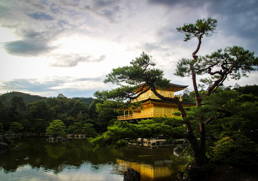 Il Tempio del Padiglione d'Oro a Kyoto, Giappone